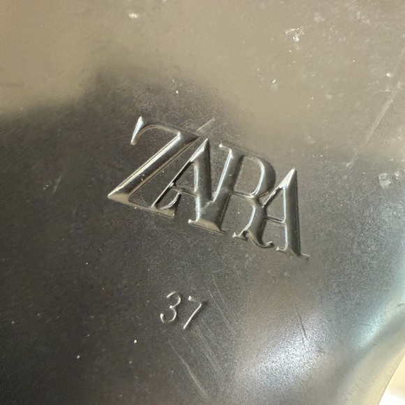 Zara Women's Burgundy Flats - Picture 6 of 6